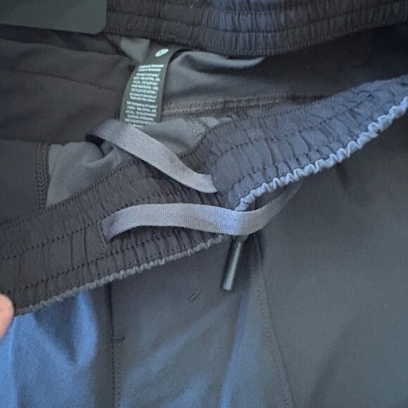 Lululemon Athletic Bowline Short 8” VersaTwill Obsidian NWT Men’s Size M - Picture 4 of 8